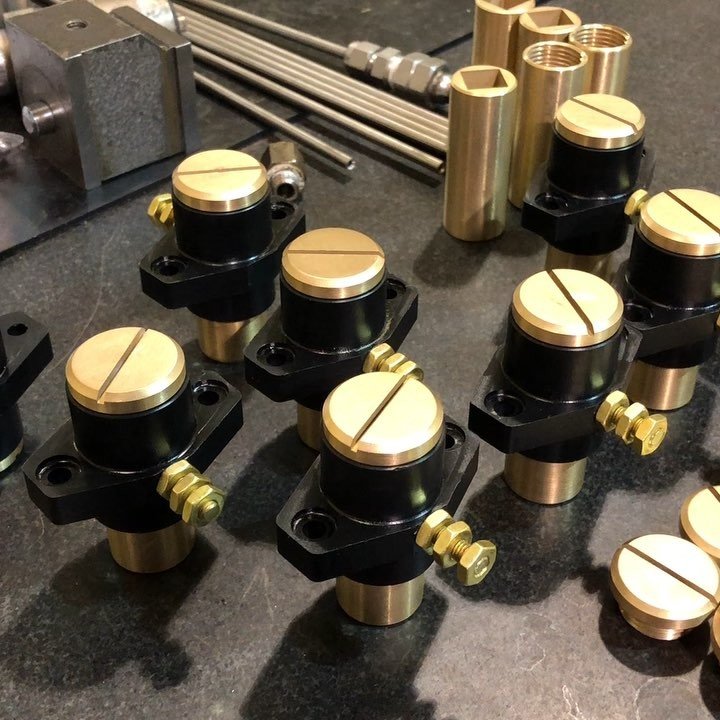 Carbon brush holders