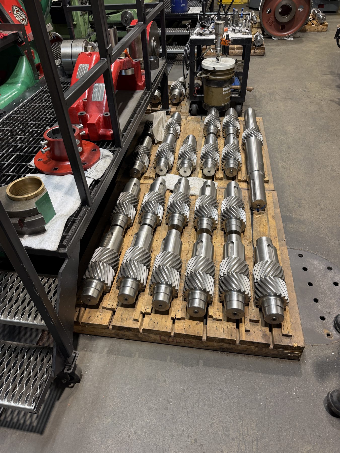 Pinion shafts on pallet